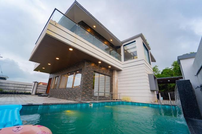 Cabana Luxury Palace Villa โลนาวาลา ภายนอก รูปภาพ